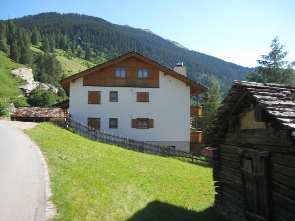Dachwohnung Unterem Hoereli Vals Exterior photo
